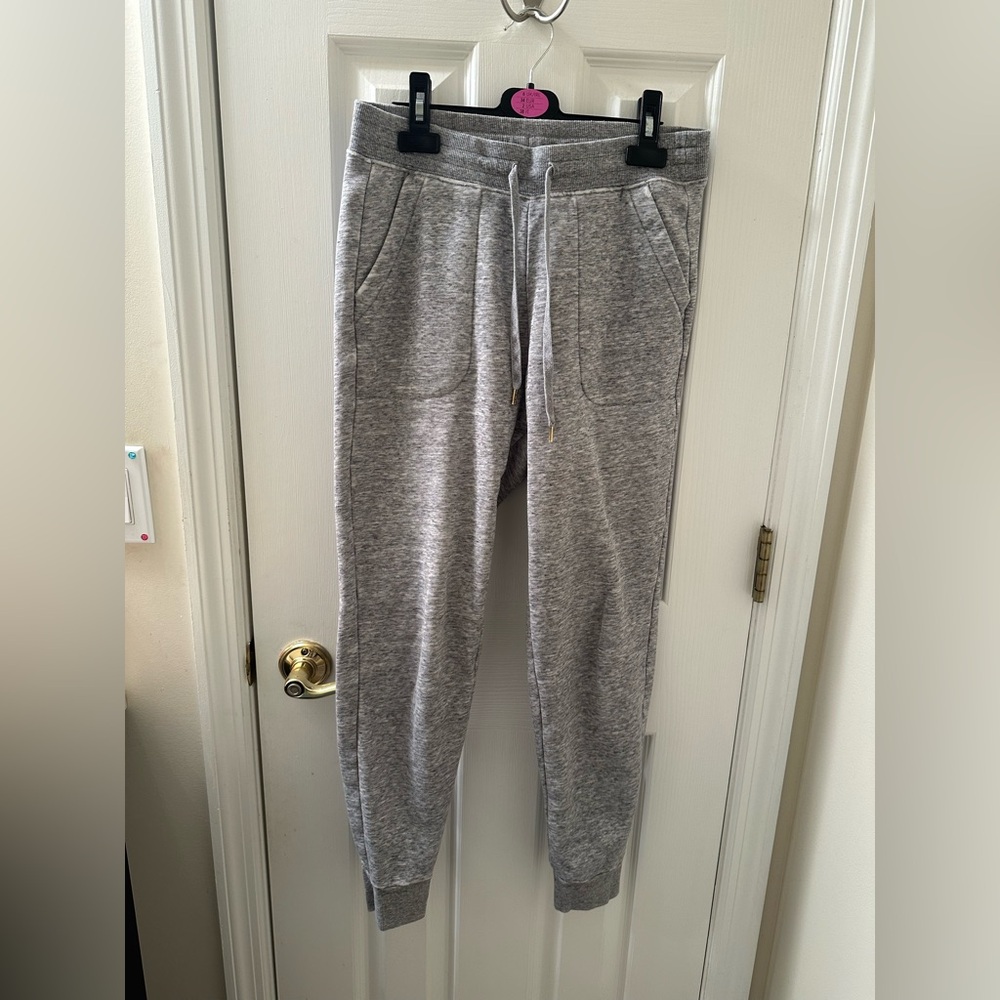 Uniqlo Gray Joggers with Tapered Fit and Elastic Waistband